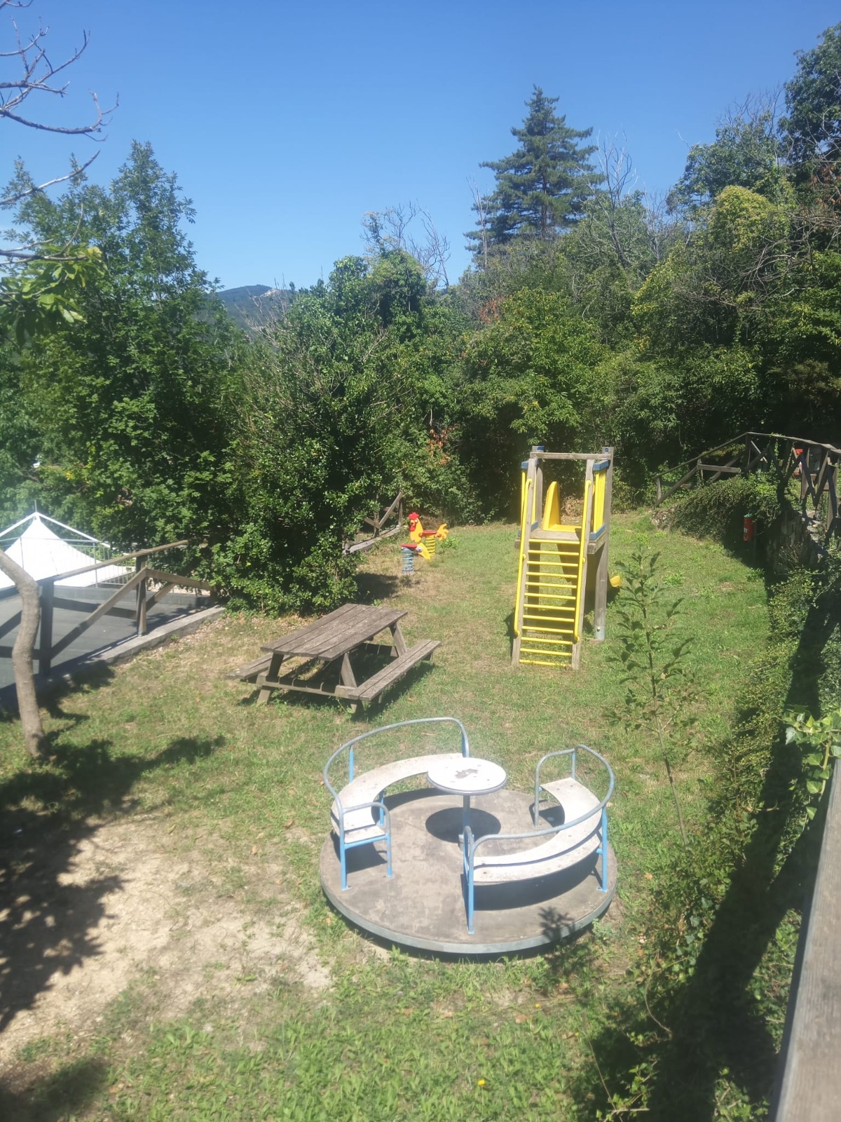 Dětské hřiště u domu